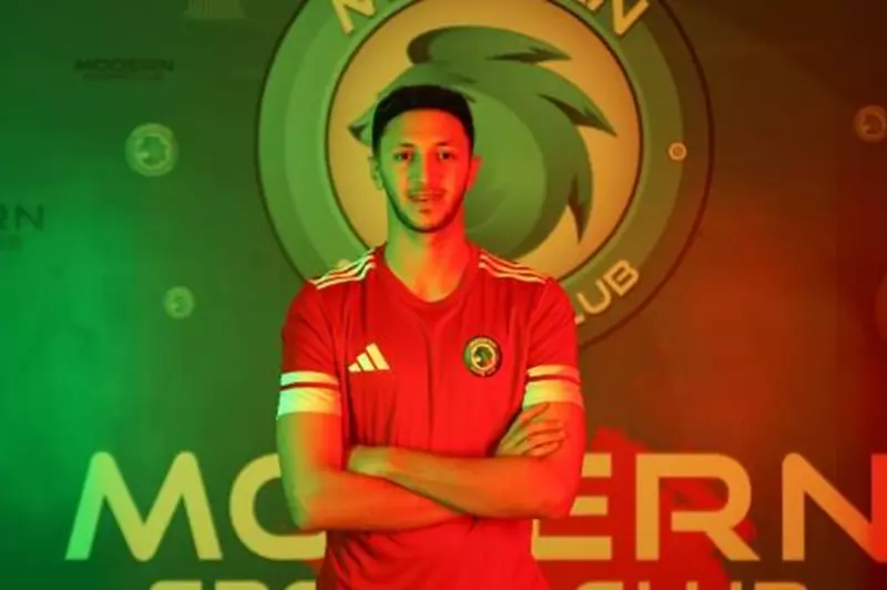 مصطفى مخلوف 